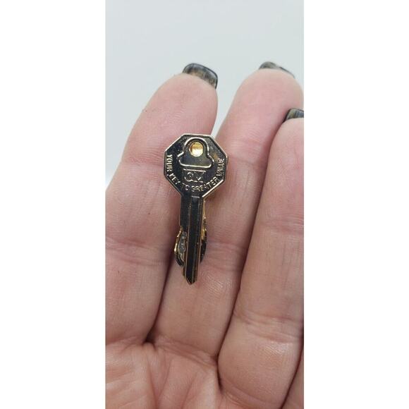 Vintage General Motors GM Key Tie Tack Clip & Cuff Links Car Truck Gold Plated - Picture 4 of 11